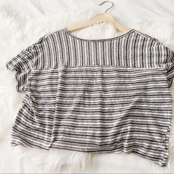 Lush • Cropped Black & White Stripe Pocket Tee - Picture 4 of 5